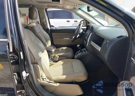 2014 Jeep Compass Latitude z USA, uszkodzony, nr VIN 1C4NJCEA9ED648006